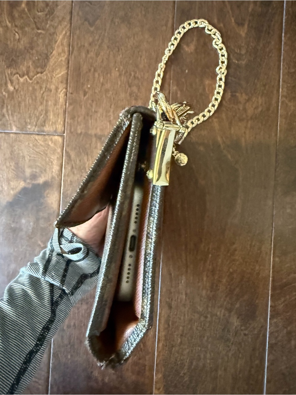 Authentic Louis Vuitton wallet converted into purse on chain - Picture 14 of 14